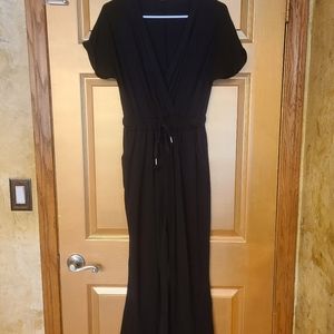 Cute black jumpsuit M
